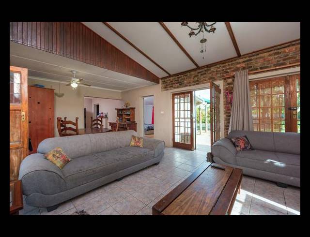 5 BEDROOM HOUSE FOR SALE IN DENNE-OORD